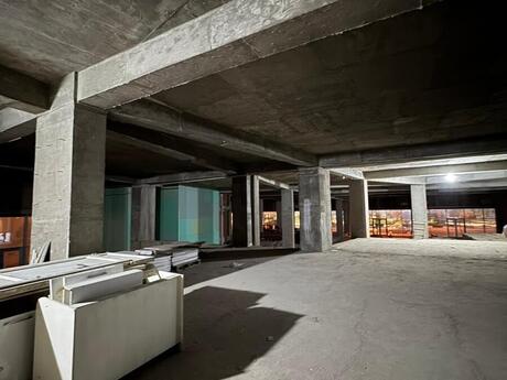 Obyekt - Ağ şəhər q. - 580 m²