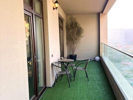 3-комн. новостройка - м. 8 ноября - 148 м²