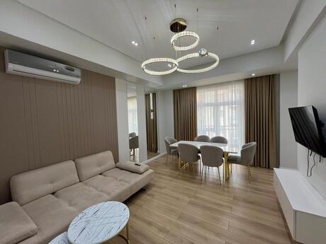 3 otaqlı yeni tikili - Ağ şəhər q. - 136 m²