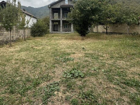 5 otaqlı həyət evi/bağ evi - Qax - 320 m²
