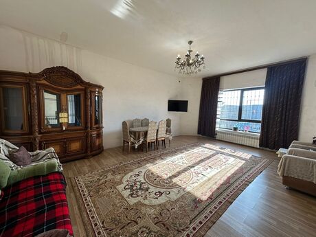 5 otaqlı həyət evi/bağ evi - Buzovna q. - 220 m²