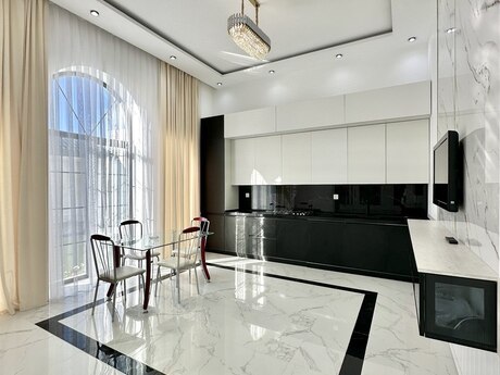 5 otaqlı həyət evi/bağ evi - Şüvəlan q. - 210 m²