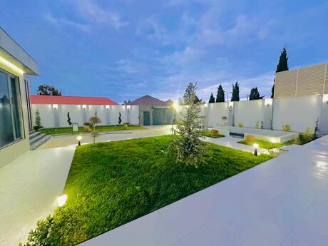 4 otaqlı həyət evi/bağ evi - Şüvəlan q. - 230 m²