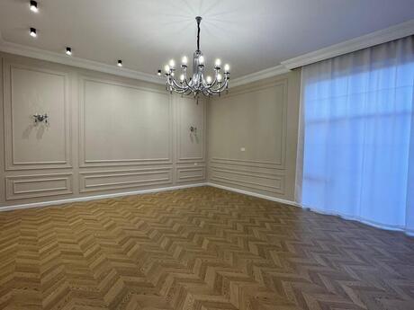 5 otaqlı həyət evi/bağ evi - Mərdəkan q. - 240 m²