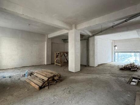 Obyekt - Ağ şəhər q. - 380 m²