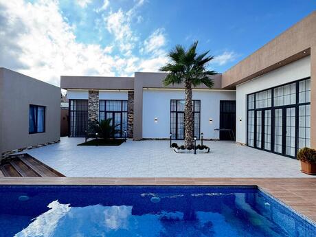 5 otaqlı həyət evi/bağ evi - Mərdəkan q. - 270 m²