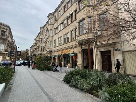 1 otaqlı köhnə tikili - Sahil m. - 65 m²