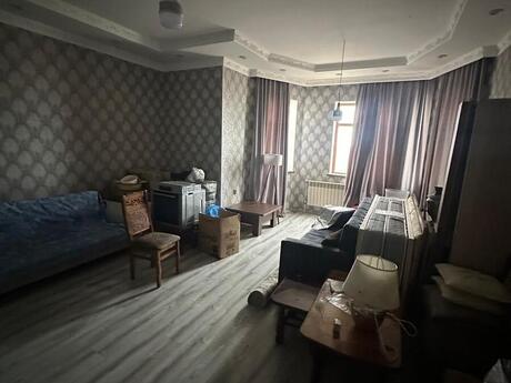 5 otaqlı həyət evi/bağ evi - Badamdar q. - 200 m²