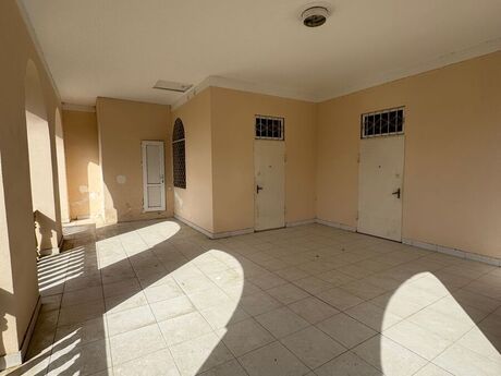 4 otaqlı həyət evi/bağ evi - Novxanı q. - 260 m²