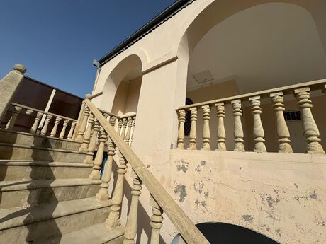 4 otaqlı həyət evi/bağ evi - Novxanı q. - 260 m²