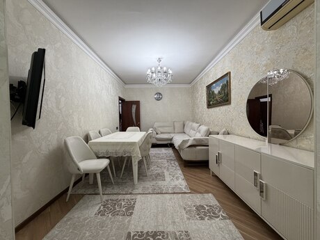 4 otaqlı köhnə tikili - Bakıxanov q. - 100 m²