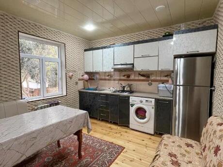 7 otaqlı həyət evi/bağ evi - Hövsan q. - 300 m²