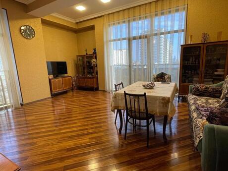 Объявление №5752197 - Баку, Насиминский  р., 3-комн., 125 м², 5/17 этаж