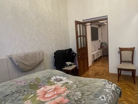 3 otaqlı köhnə tikili - Sahil m. - 80 m²