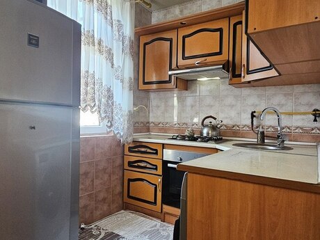 2 otaqlı köhnə tikili - Azadlıq Prospekti m. - 37 m²