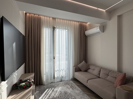 2-комн. новостройка - м. Элмляр Академиясы - 42 м²