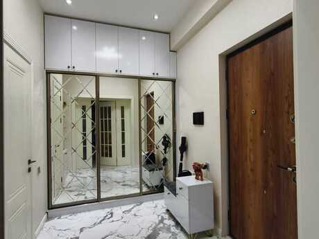3-комн. новостройка - м. Низами - 100 м²