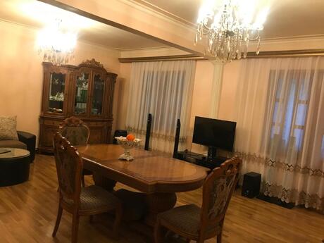 4 otaqlı köhnə tikili - Nəriman Nərimanov m. - 120 m²
