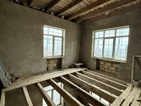 5 otaqlı həyət evi/bağ evi - Badamdar q. - 189 m²