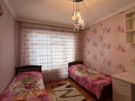 3 otaqlı köhnə tikili - Memar Əcəmi m. - 90 m²