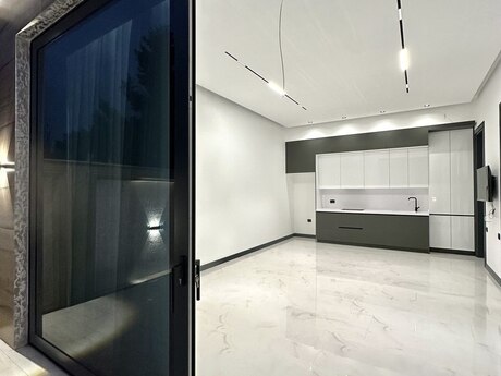 5 otaqlı həyət evi/bağ evi - Mərdəkan q. - 250 m²