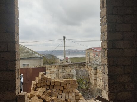 4 otaqlı həyət evi/bağ evi - Novxanı q. - 147 m²