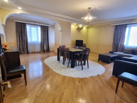 3-комнатная квартира, 145 м², Şah İsmayıl Xətai: 330 000 ₼ 2