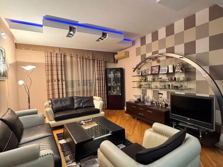 Elan №5755863 - Bakı, İnşaatçılar m., 5 otaqlı, 250 m², 18/18 mərtəbə