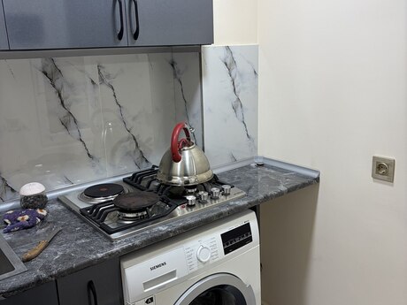 1 otaqlı köhnə tikili - Elmlər Akademiyası m. - 35 m²