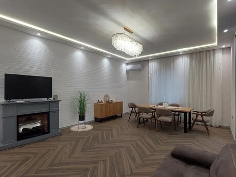 5 otaqlı həyət evi/bağ evi - Mərdəkan q. - 350 m²