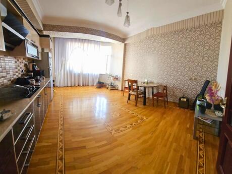 3 otaqlı yeni tikili - Nəsimi r. - 156 m²