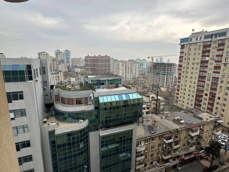 4 otaqlı mənzil, 211 m², Nizami: 781 000 ₼ 2