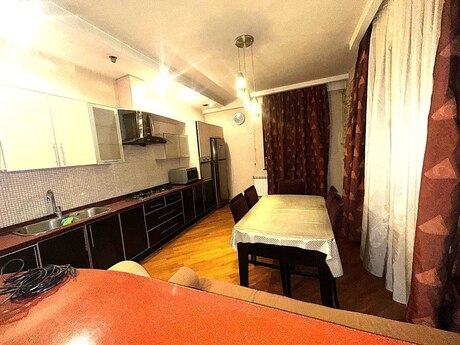 3-room apartment, 170 m², 8 Noyabr: 375 000 ₼ 5