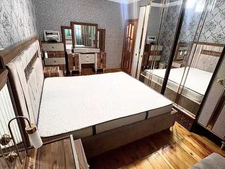 4 otaqlı köhnə tikili - Azadlıq Prospekti m. - 110 m²