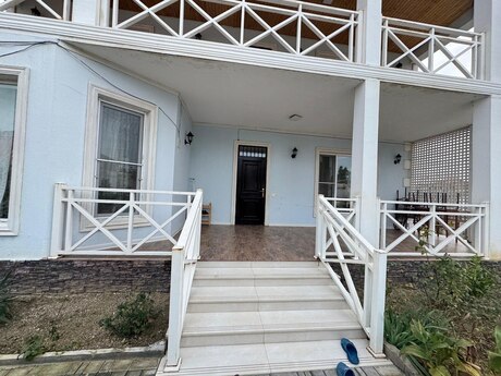 6 otaqlı həyət evi/bağ evi - Görədil q. - 200 m²
