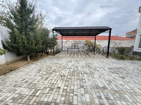 6 otaqlı həyət evi/bağ evi - Görədil q. - 200 m²