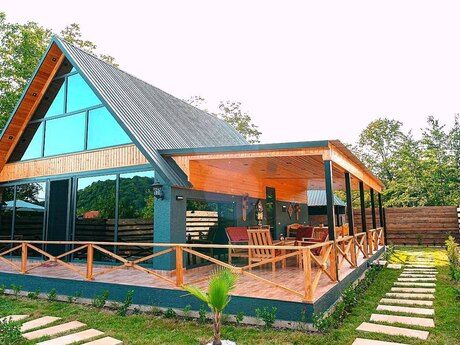 12 otaqlı həyət evi/bağ evi - Qəbələ - 256.5 m²