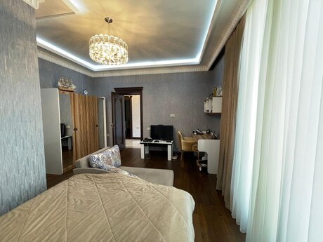 7 otaqlı həyət evi/bağ evi - Badamdar q. - 510 m²