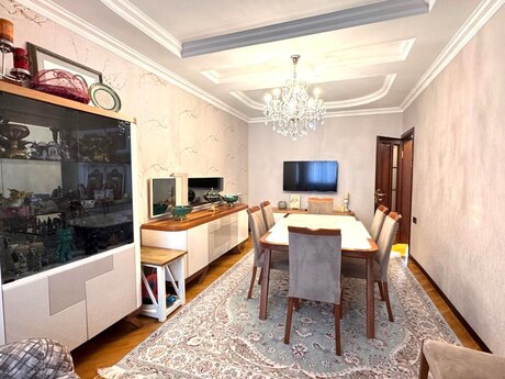 4 otaqlı köhnə tikili - Xətai r. - 100 m²