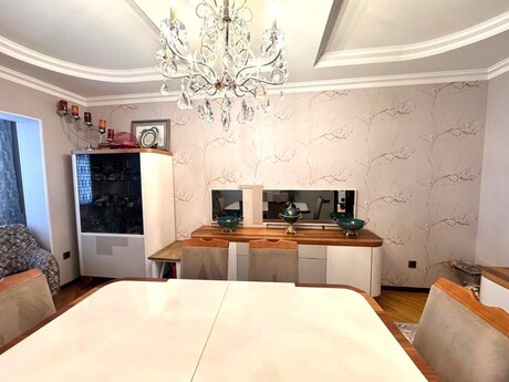 4 otaqlı köhnə tikili - Xətai r. - 100 m²