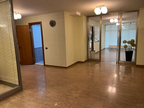 Obyekt - Şah İsmayıl Xətai m. - 300 m²