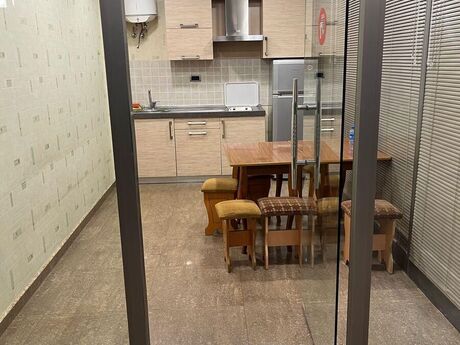 Obyekt - Şah İsmayıl Xətai m. - 300 m²