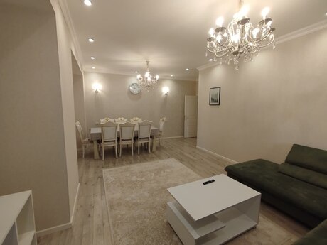 3 otaqlı yeni tikili - 8 Noyabr m. - 145 m²