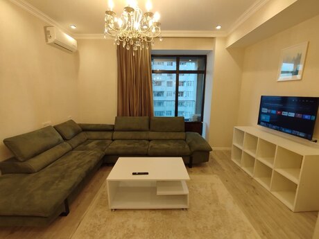 3 otaqlı yeni tikili - 8 Noyabr m. - 145 m²