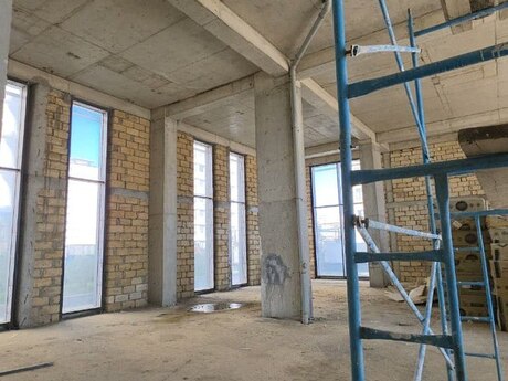 Obyekt - İnşaatçılar m. - 600 m²