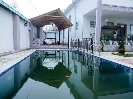7 otaqlı həyət evi/bağ evi - Qəbələ - 230 m²