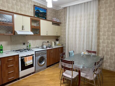 5 otaqlı həyət evi/bağ evi - Qara Qarayev m. - 300 m²