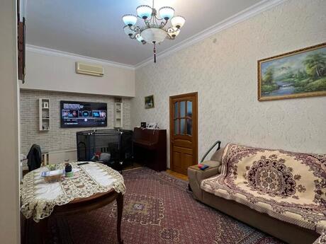 3 otaqlı köhnə tikili - Nizami m. - 100 m²