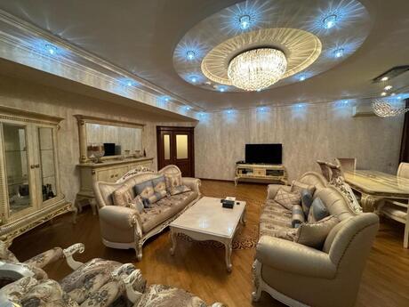 Elan №5760542 - Bakı, 28 May m., 4 otaqlı, 190 m², 7/18 mərtəbə