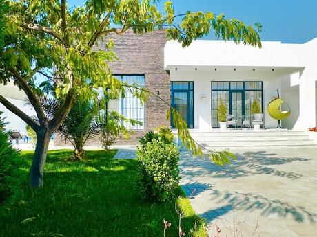 4 otaqlı həyət evi/bağ evi - Mərdəkan q. - 200 m²